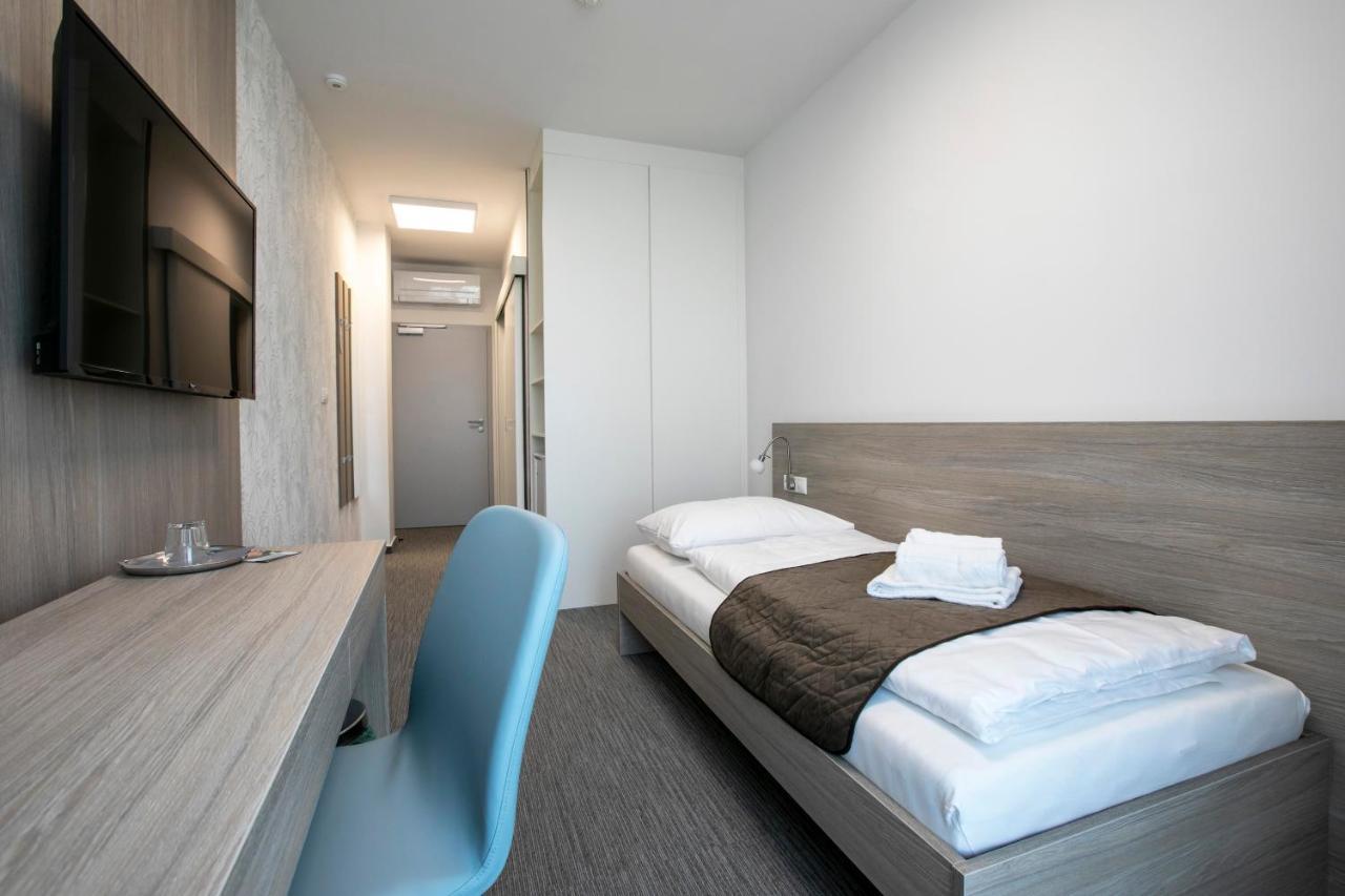 Hotel Hendi Centrum Piest'any Extérieur photo